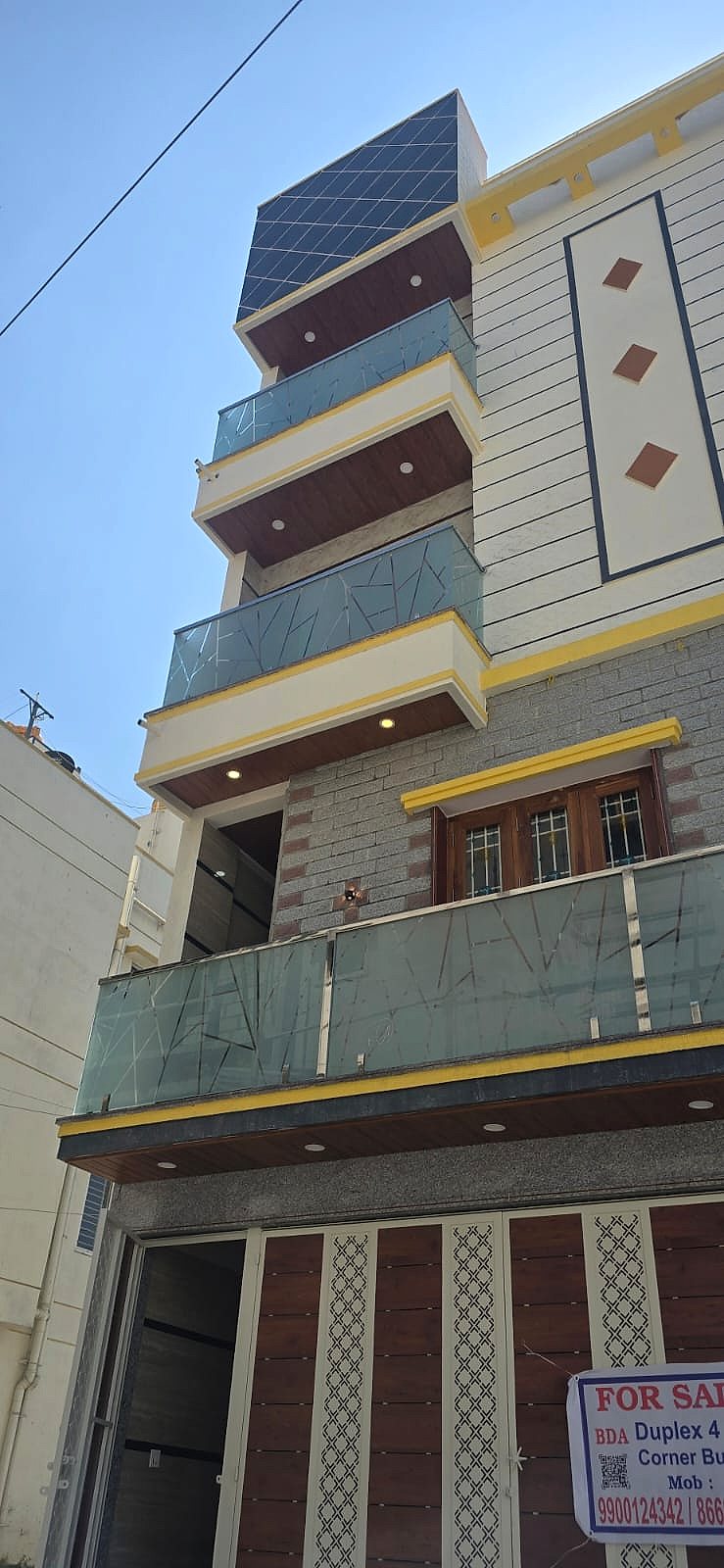 Balcony glass, patterned wall