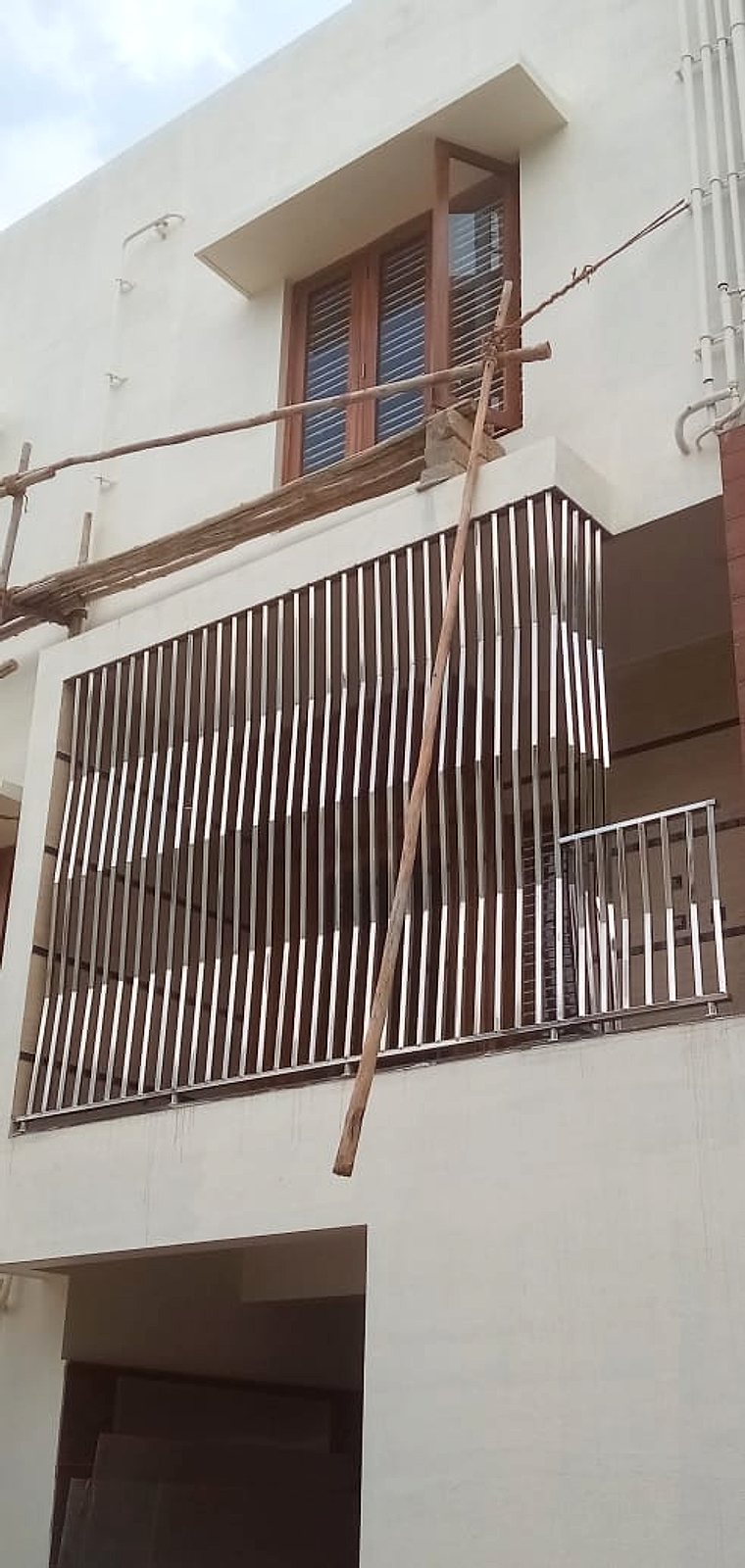 Steel vertical grille