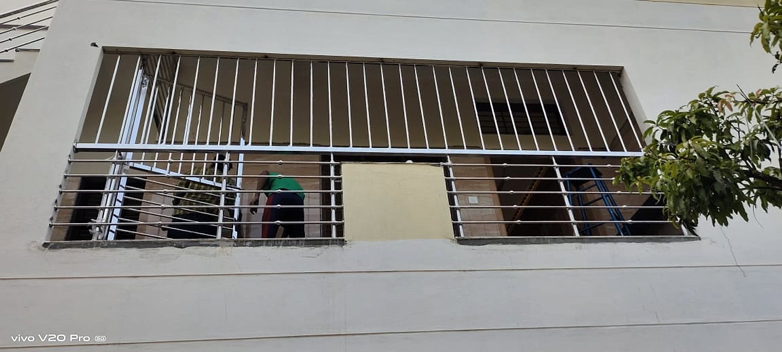 Steel horizontal grille