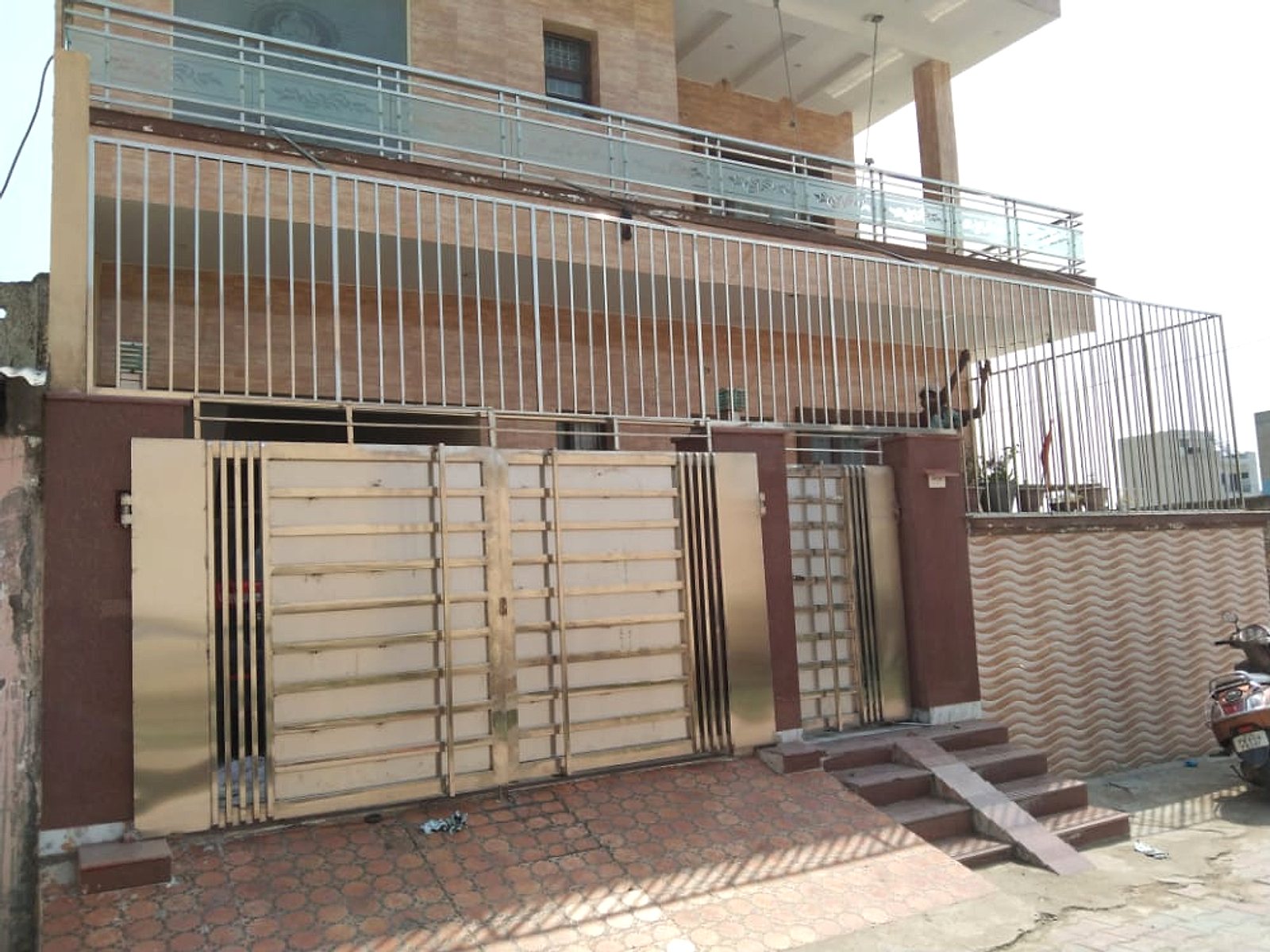 Main gate, house entrance