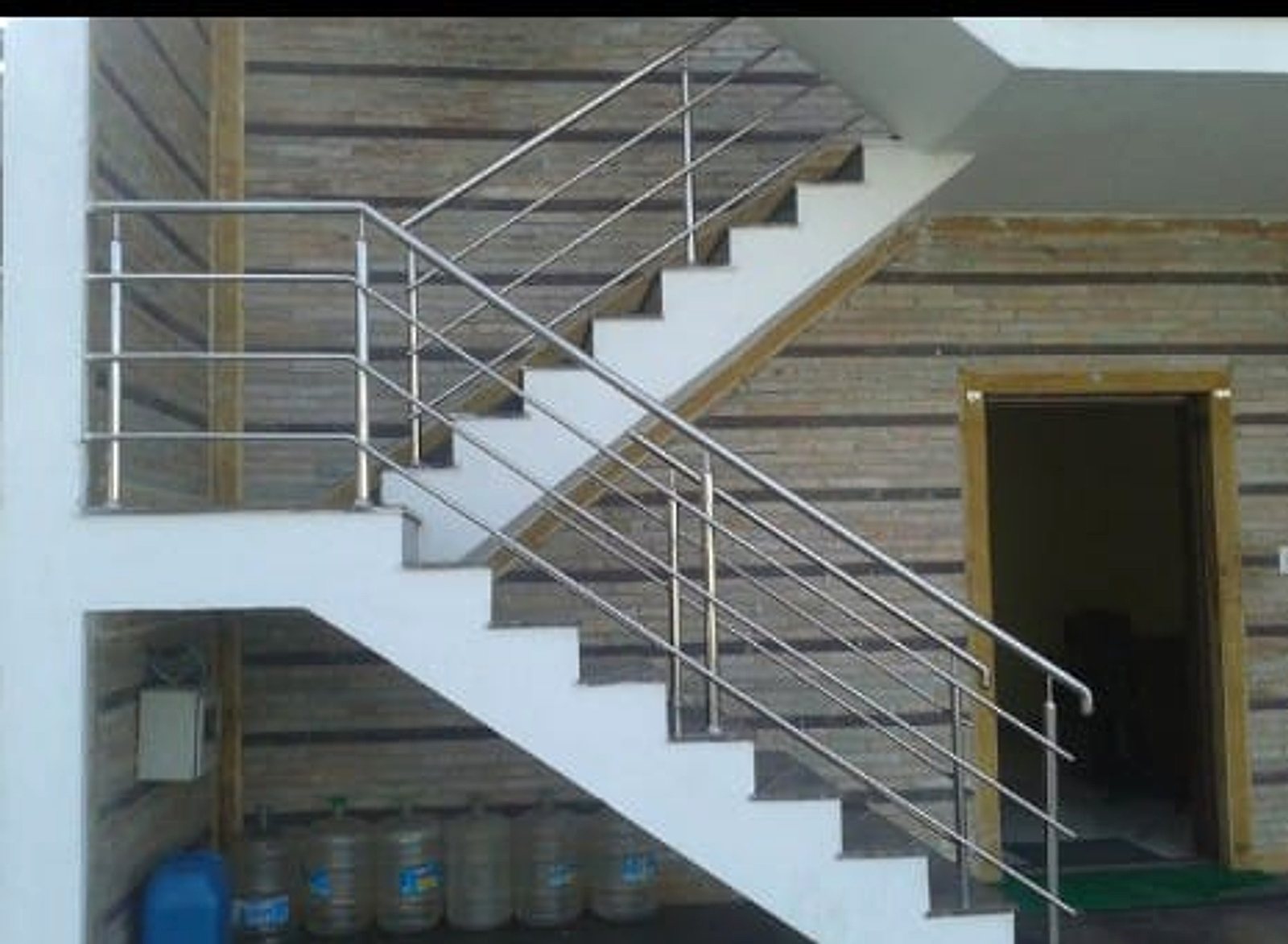 Stainless three-line stair