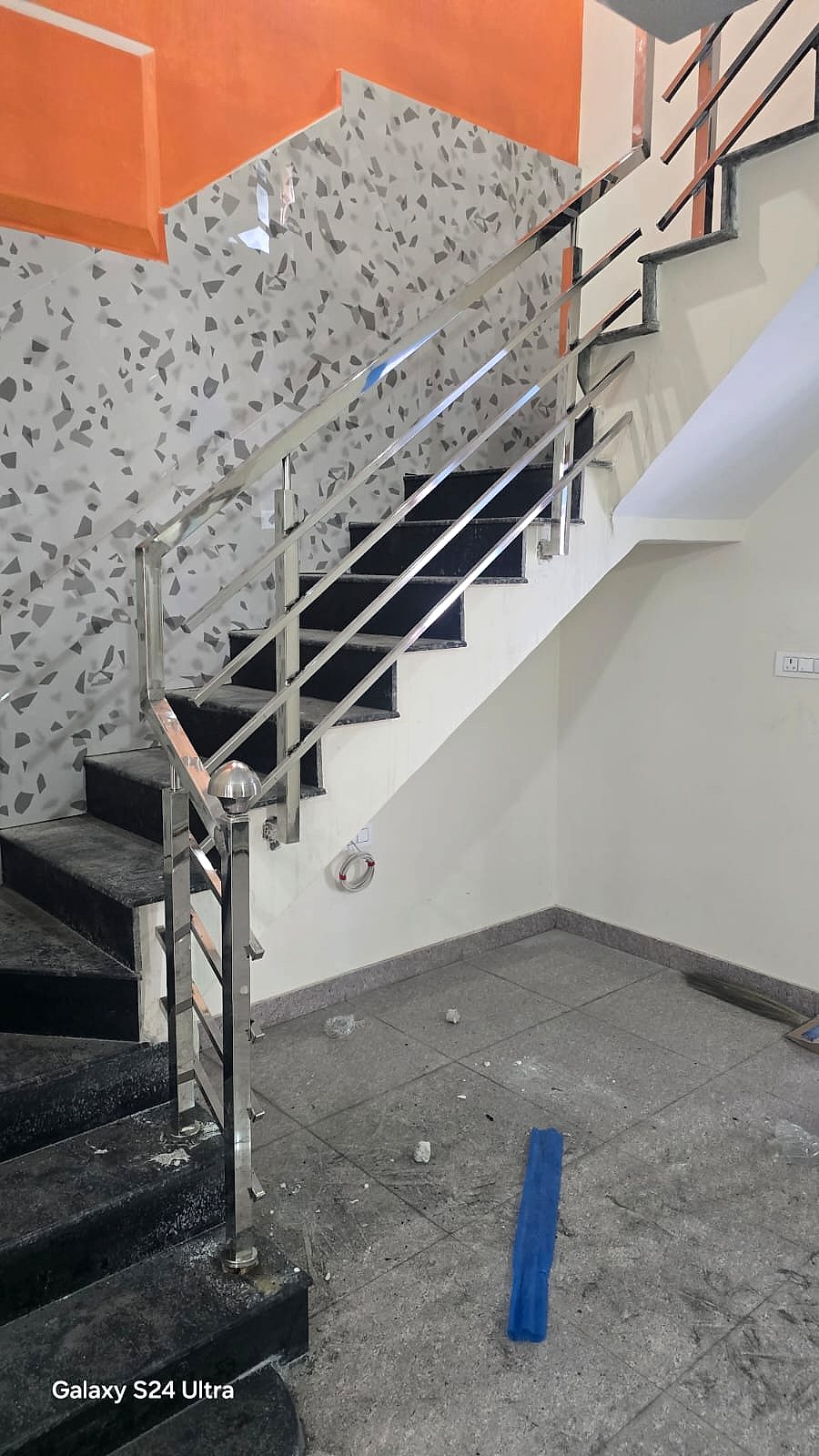 Stainless posts, wood newel